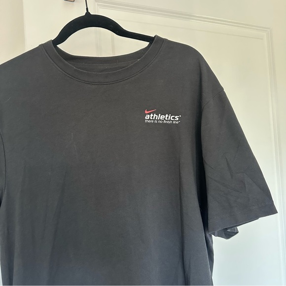 Nike (L) 'There Is No Finish Line' Black Running Graphic Dri-Fit T-Shirt - Picture 4 of 9